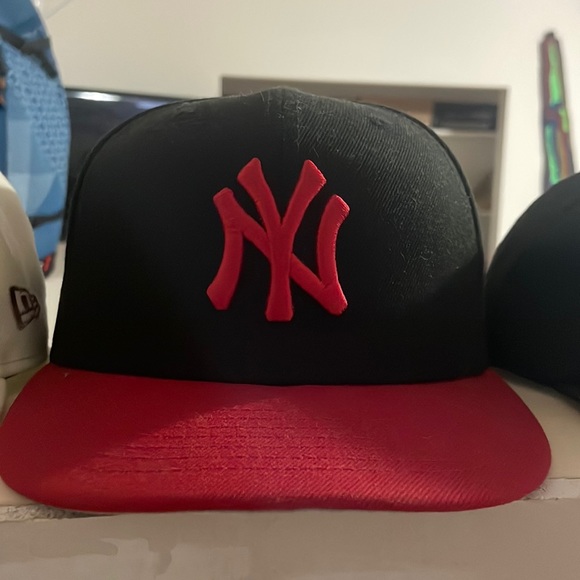 black and red yankees fitted hat - Picture 1 of 5